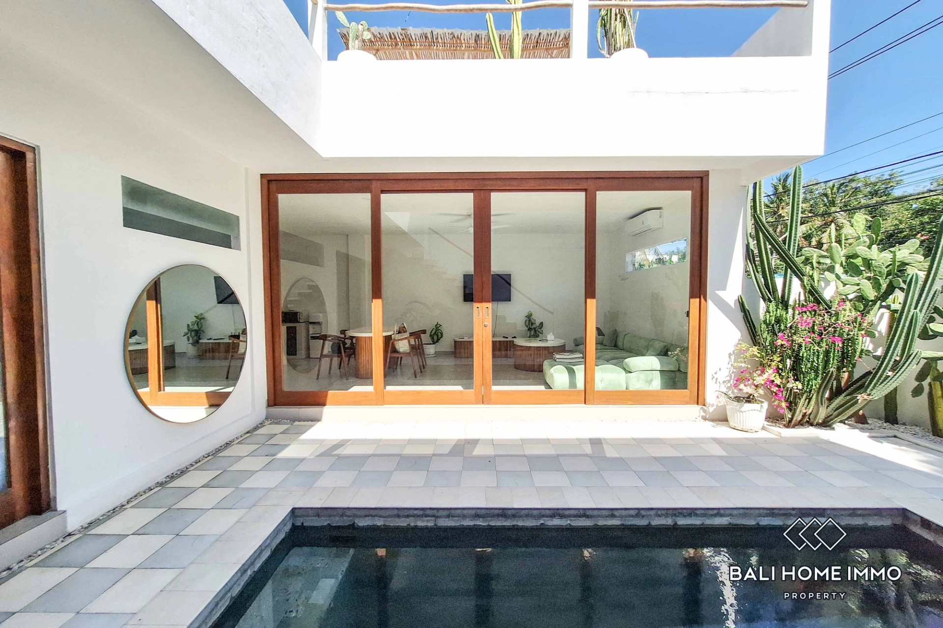 1 Bedroom Villa with Rooftop in Tumbak Bayuh Bali, 1-bed villa for rent in Pererenan – photo 4 of 11