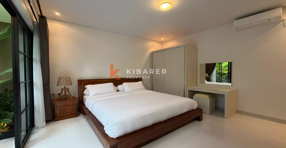 Minimalist Modern Two-Bedrooms Villa with Flexible Living in Kerobokan, 2-bed villa for rent in Seminyak – photo 3 of 14