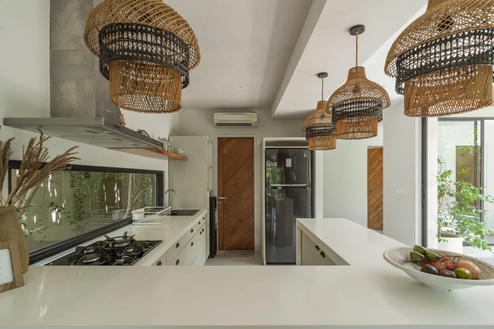 Modern Tropical 4 Bedrooms Vill in Berawa - Canggu, 4-bed villa for rent in Canggu – photo 3 of 10