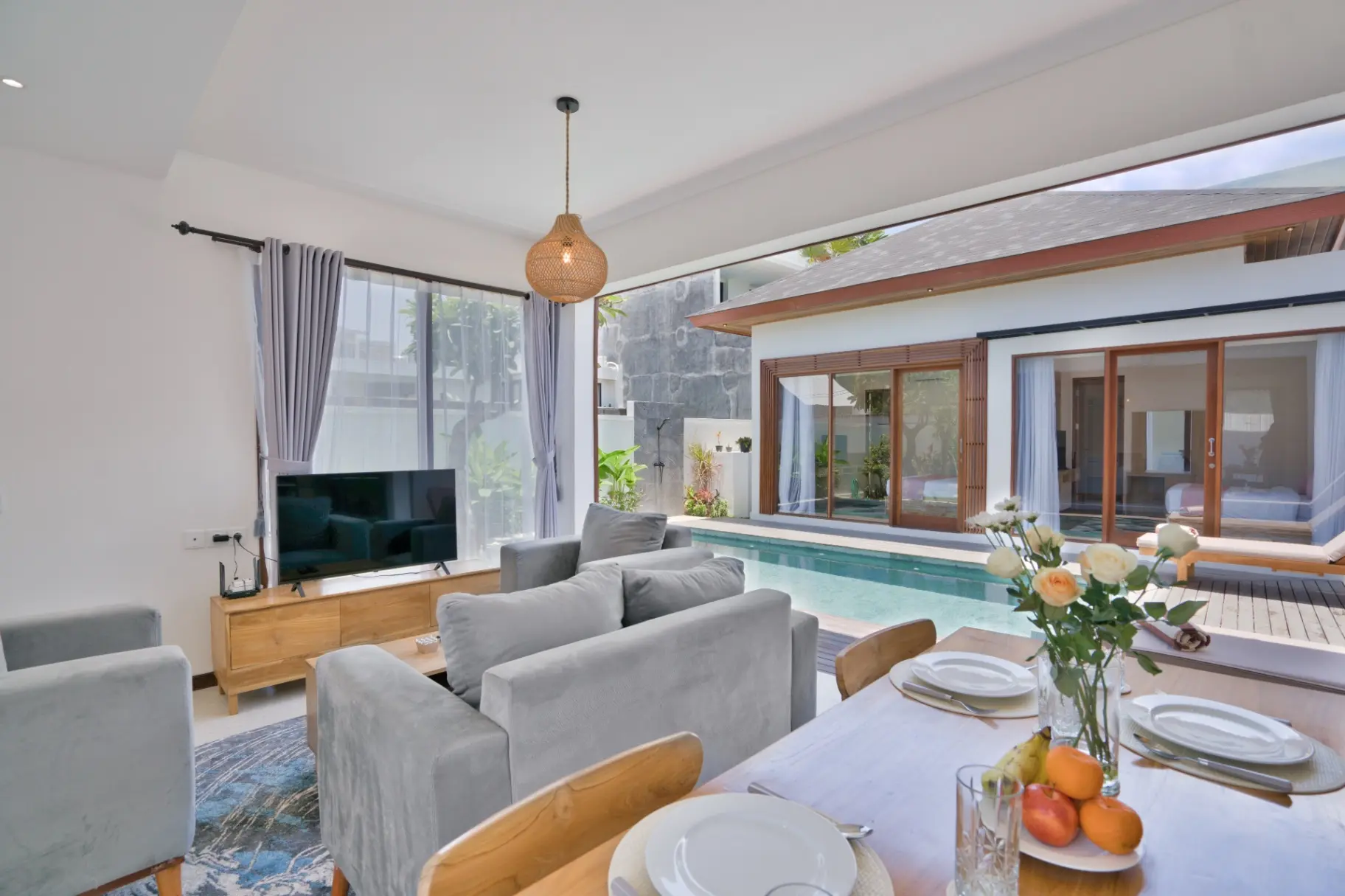 Bernard - Poolside Access & Garden Villa, Uluwatu, 2-bed villa for rent in Uluwatu – photo 13 of 15