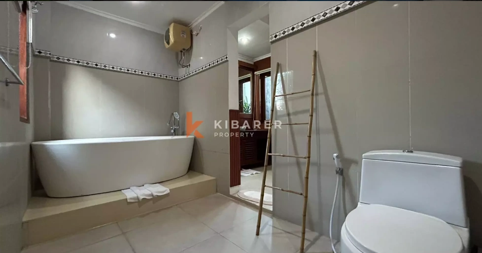 Comfortable 3BR Villa with Enclosed Living and Private Pool in Canggu, 3-bed villa for rent in Canggu – photo 10 of 10