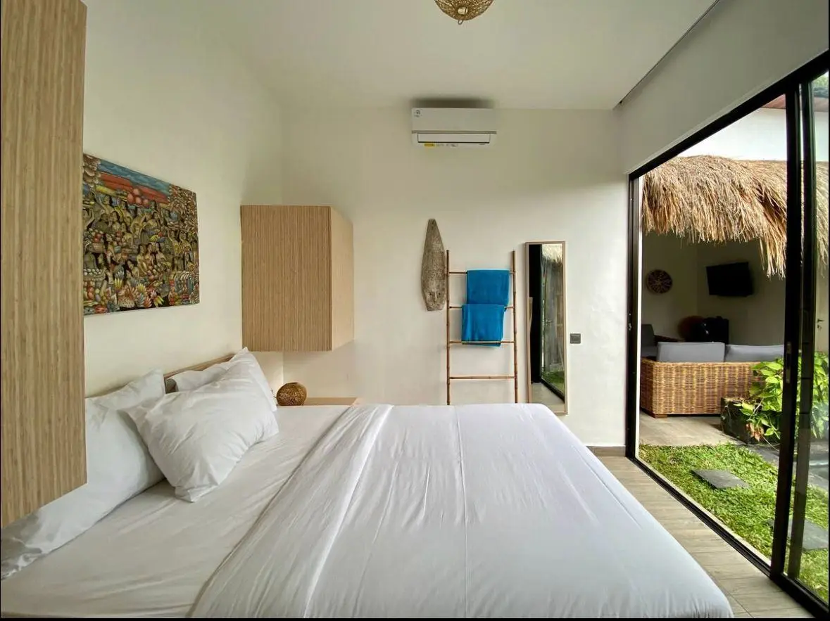 Villa Warm - 2 Bedroom Villa in Central Location, 5 minutes walk to Nirvana gym, 2-bed villa for rent in Canggu – photo 3 of 15