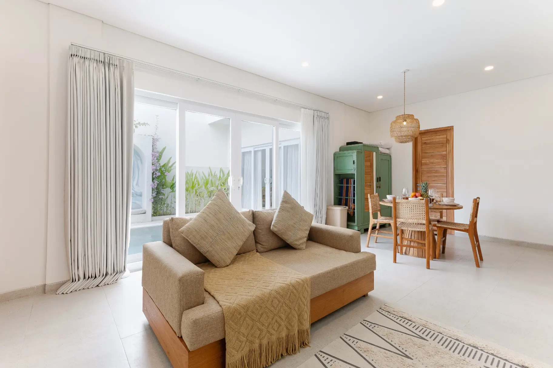 Mata Biru - 2BR with Pool and Rooftop, Uluwatu, 2-bed villa for rent in Uluwatu – photo 2 of 15