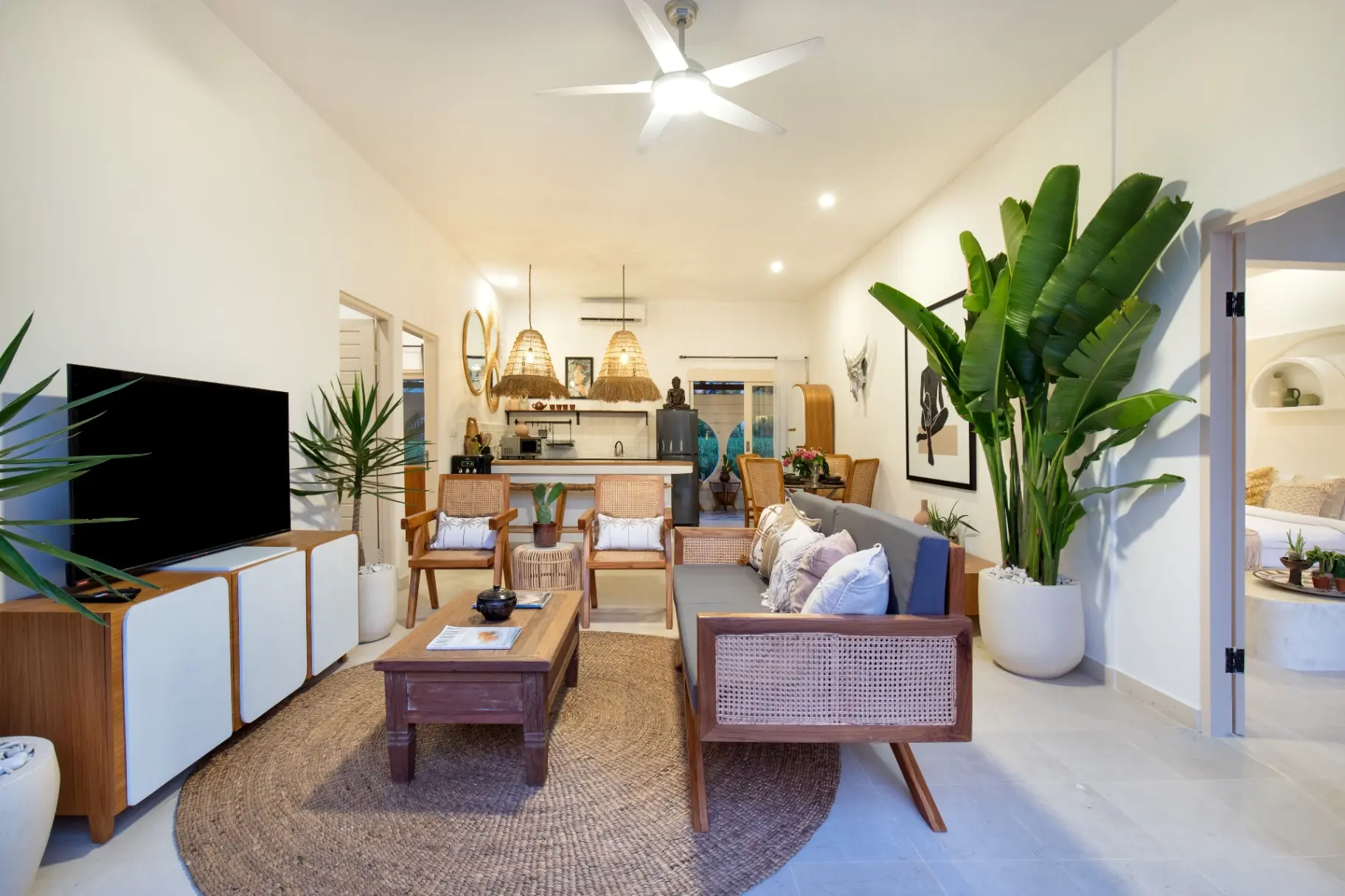 3 Bedrooms Umalas Satu Beautiful Lux Design, 3-bed villa for rent in Seminyak – photo 11 of 15