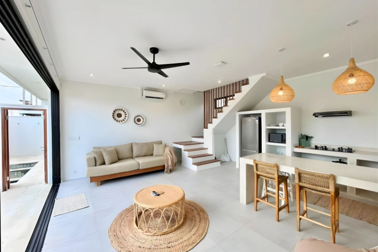 Stylish 2BR Pet-friendly Villa (Construction Nearby), 2-bed villa for rent in Tabanan – photo 2 of 9