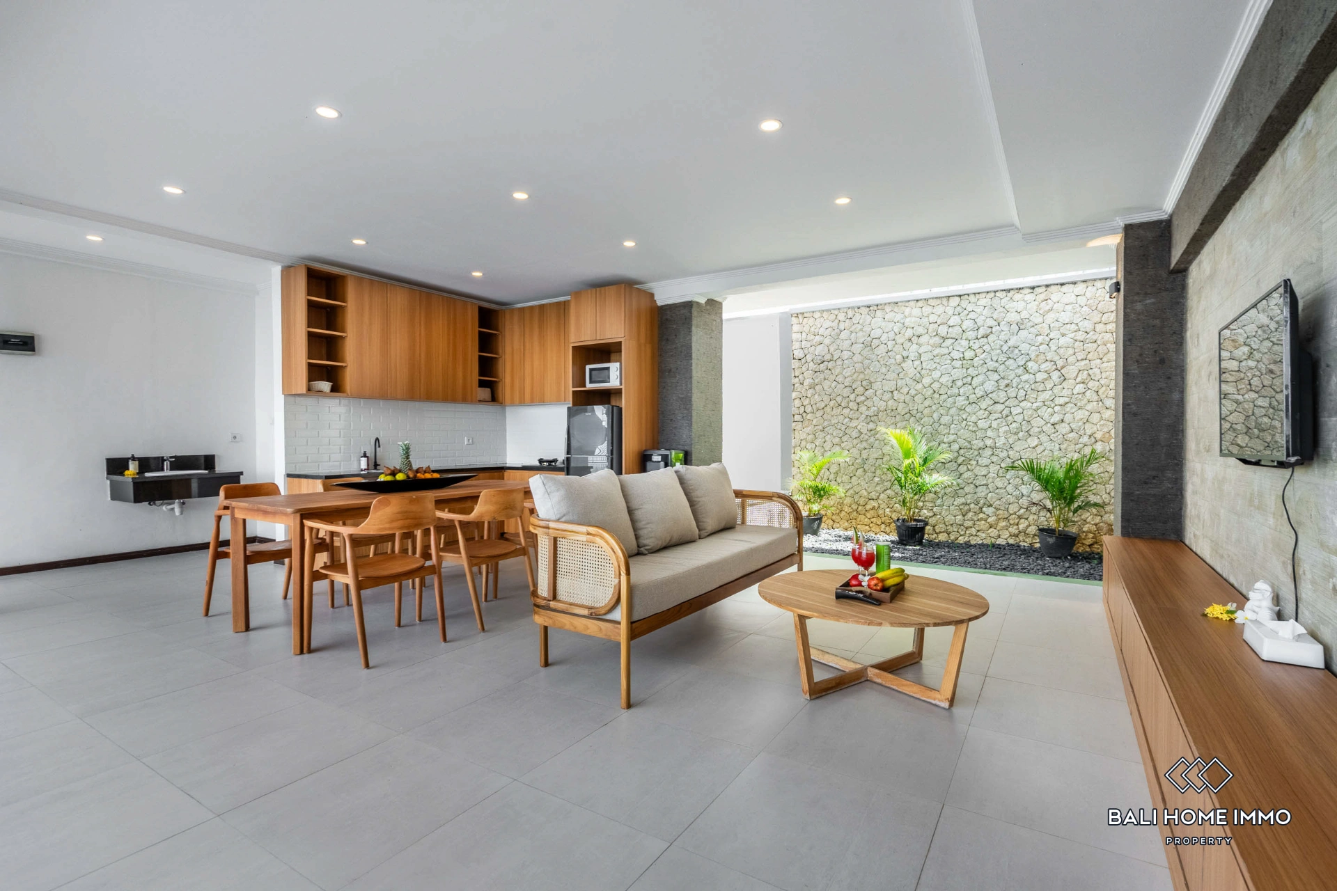 Newly Renovated Ocean View 4 Bedrooms Villa for Rent & Sale in Ungasan, 4-bed villa for rent in Uluwatu – photo 5 of 15