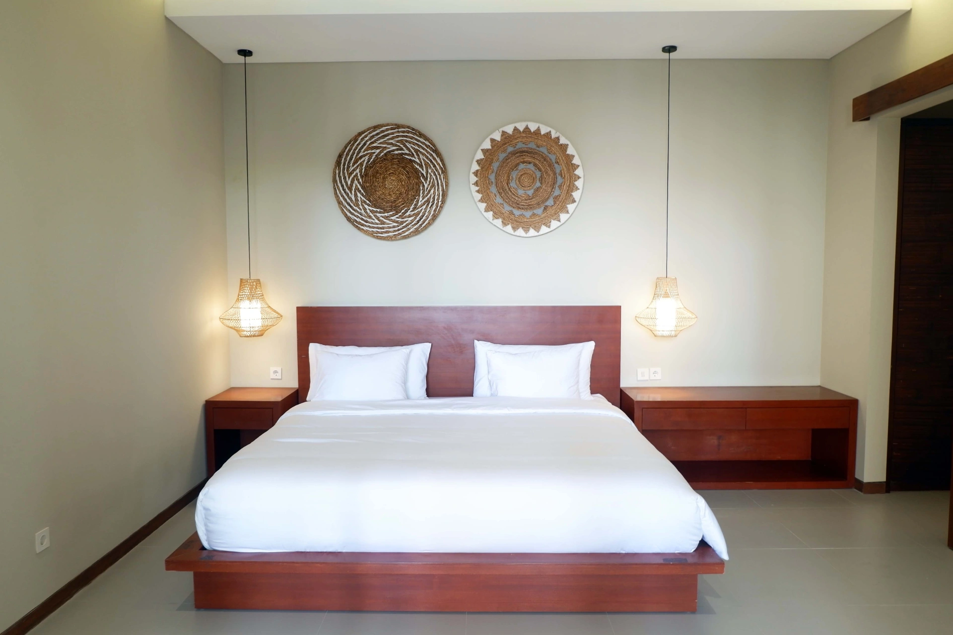 3 BR Villa in Kerobokan, Seminyak, 3-bed villa for rent in Seminyak – photo 14 of 15