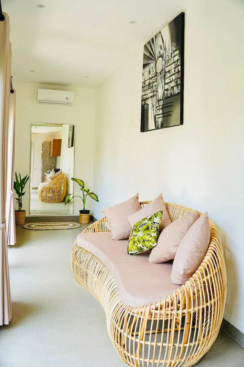 Cozy Modern Styled 1 Bedroom Villa Nestled in Berawa, 1-bed villa for rent in Canggu – photo 2 of 11