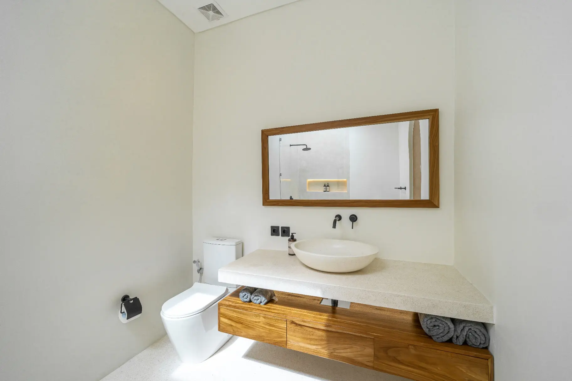 Villa West Heaven KL 1 – Brand New 3BR Villa with Jacuzzi & Rooftop in Balangan, 3-bed villa for rent in Uluwatu – photo 15 of 15