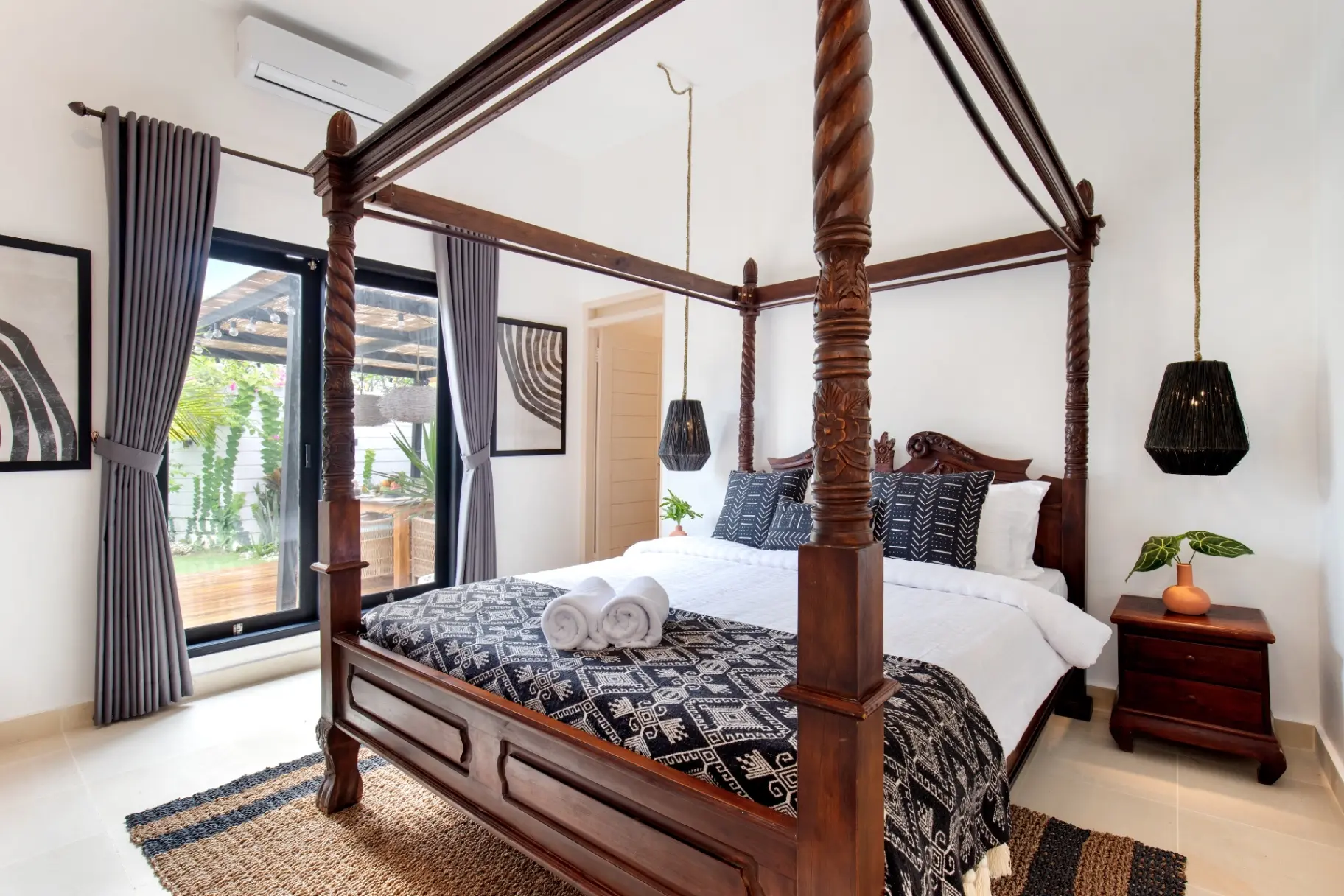 3 Bedrooms Umalas Satu Beautiful Lux Design, 3-bed villa for rent in Seminyak – photo 7 of 15