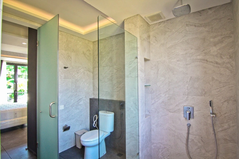 SEA BREEZE APARTMENT - UNIT 4 (Modern 1BR Studio Berawa • Near Beach & Finns), 1-bed villa for rent in Canggu – photo 8 of 10