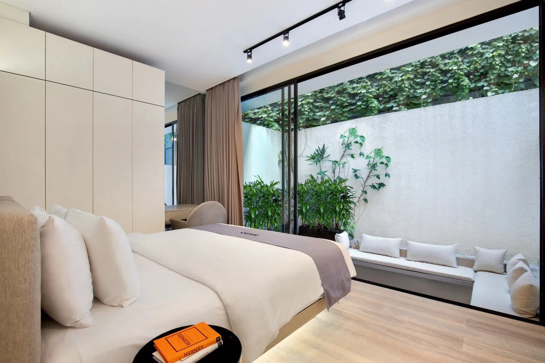 Modern 2BR Oasis Smart Villa Berawa +pool +working space area!, 2-bed villa for rent in Canggu – photo 7 of 15