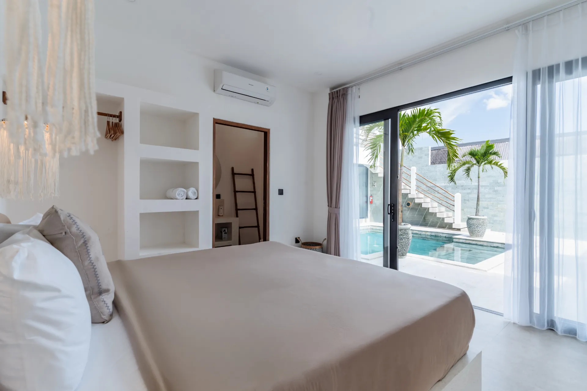Luxe 3BR Villa w/ Rooftop, Billiard & Large Pool – 10 Min to Canggu, 3-bed villa for rent in Pererenan – photo 4 of 15