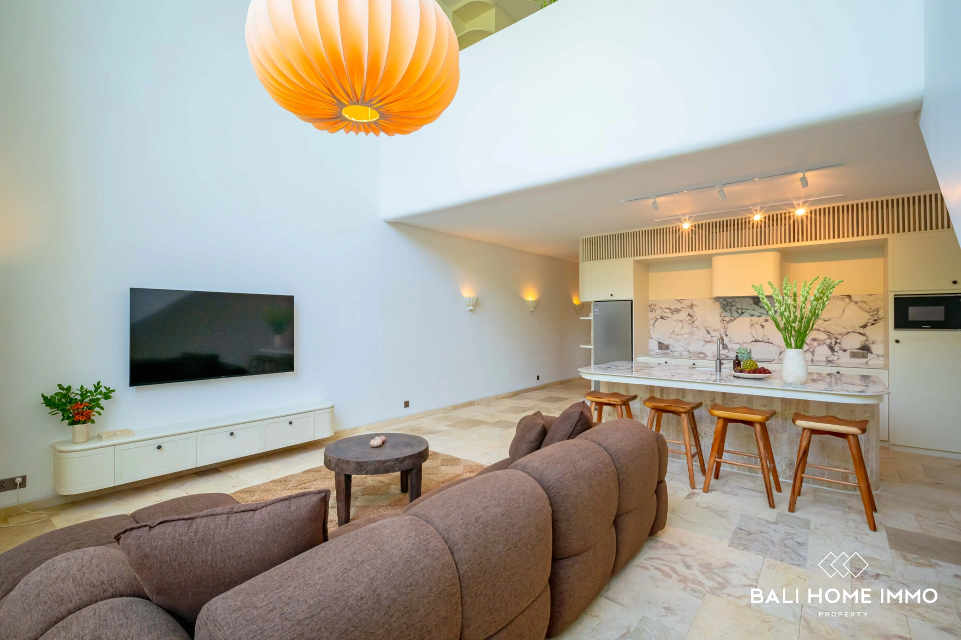 Stylish 2-bedrooms Villa for Rent & Sale with Rooftop Pool, 2-bed villa for rent in Uluwatu – photo 3 of 14