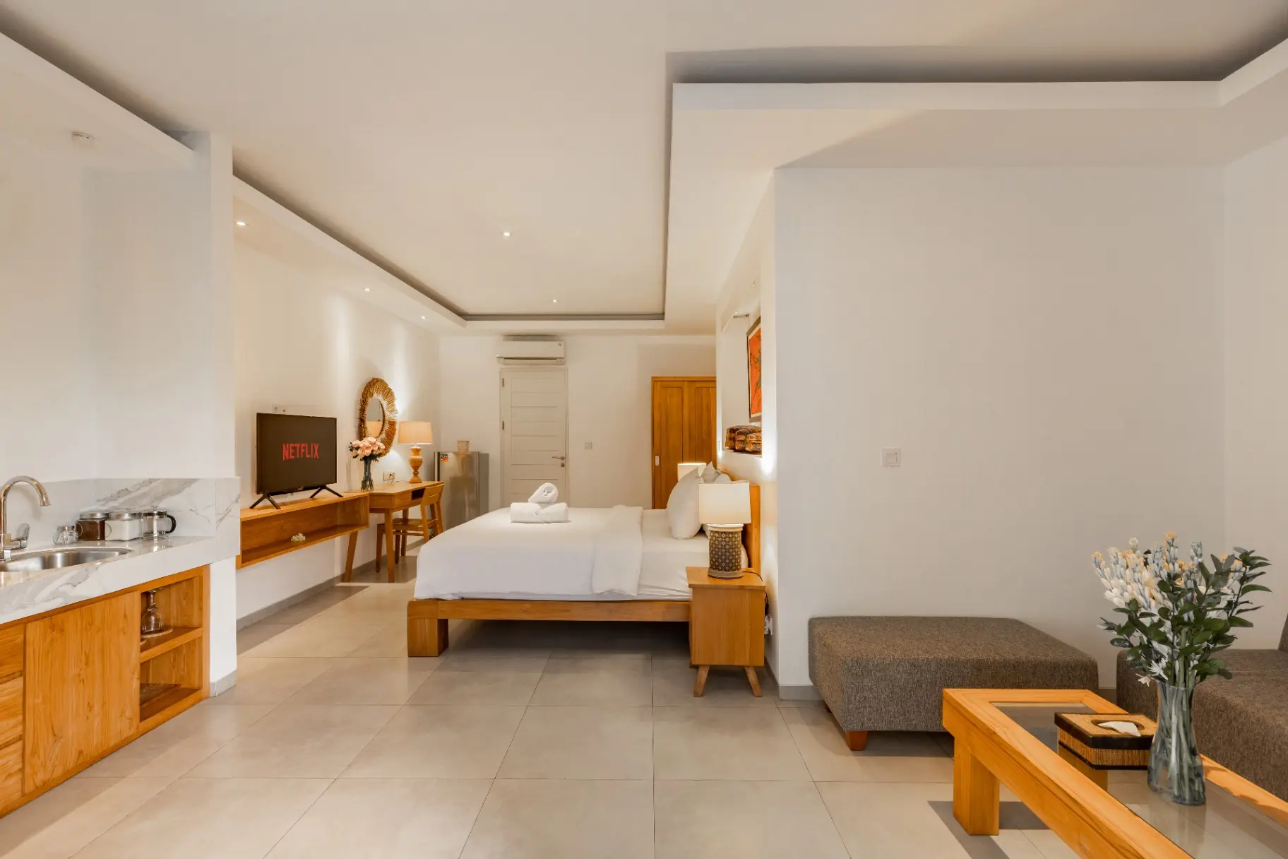 Stylish 1 BD Pvt. Apartment w/ shared kitchen&pool, 1-bed villa for rent in Canggu – photo 5 of 15