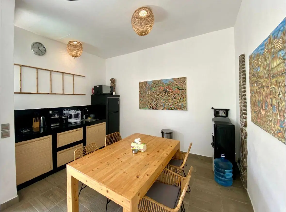 Villa Warm - 2 Bedroom Villa in Central Location, 5 minutes walk to Nirvana gym, 2-bed villa for rent in Canggu – photo 6 of 15