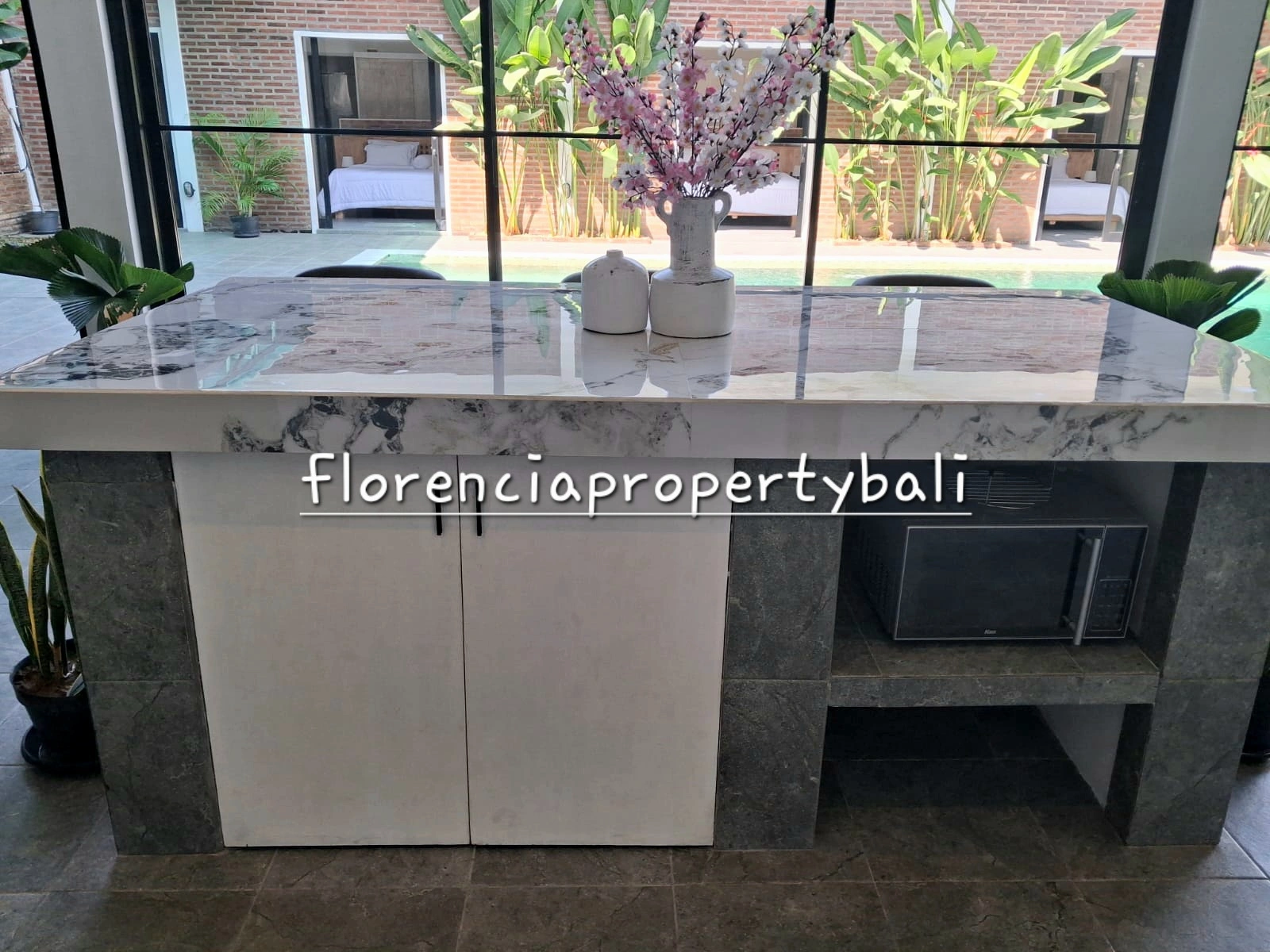Kerobokan Villa – Your Comfortable Modern Home in Merta Sari, 4-bed villa for rent in Canggu – photo 5 of 15