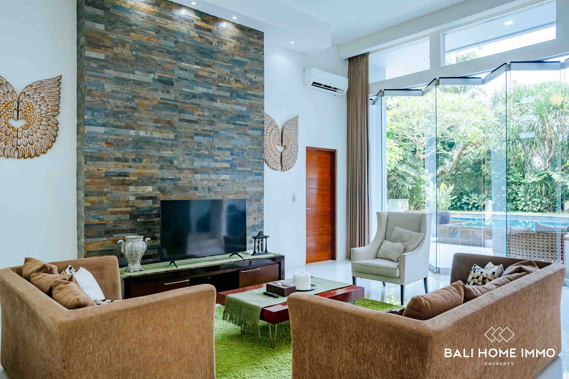 Modern Tropical Luxury Villa for Rent & Sale in Balangan, 4-bed villa for rent in Uluwatu – photo 4 of 14