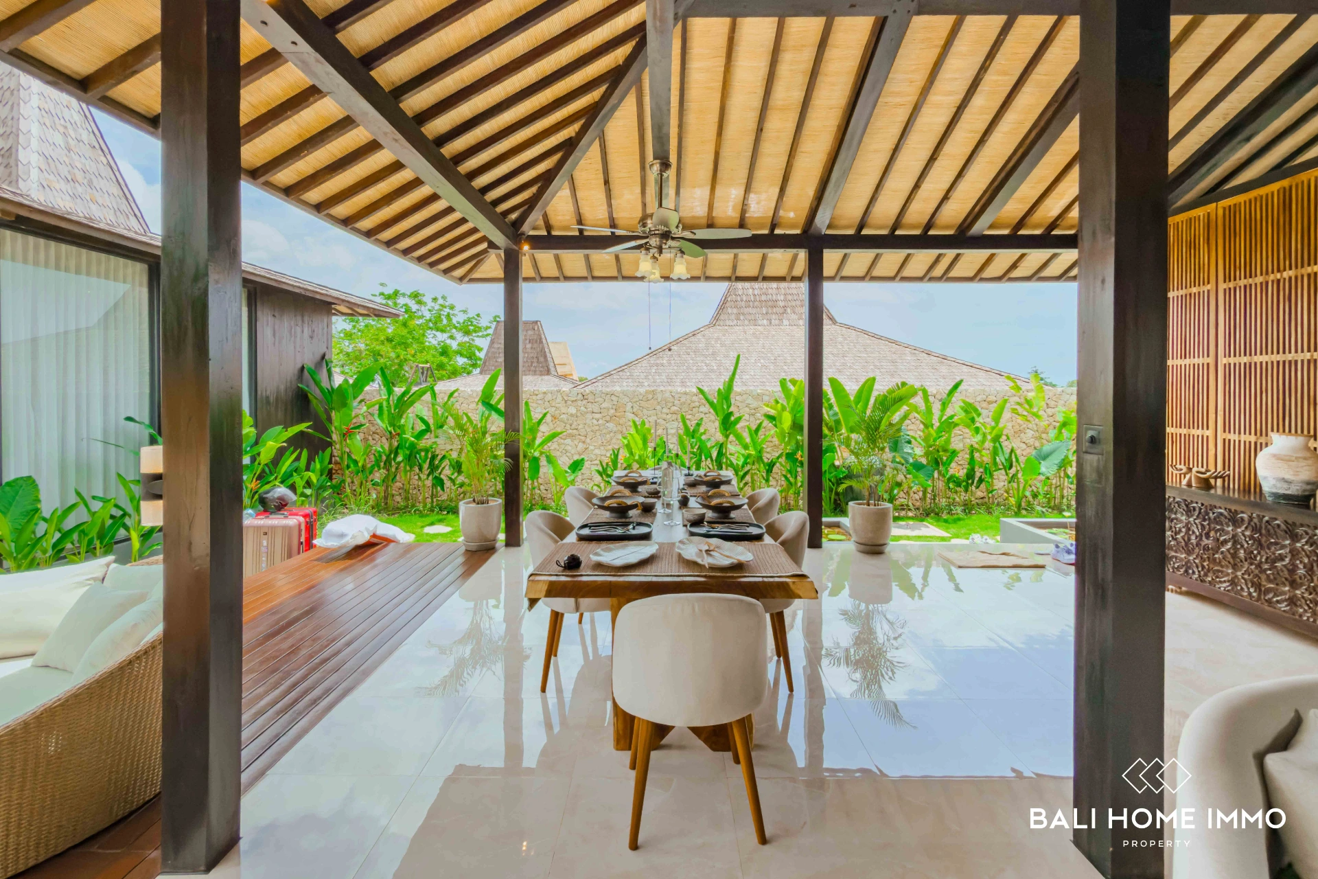 3 Bedrooms Traditional Balinese Villa for Rent & Sale in Pandawa, 3-bed villa for rent in Uluwatu – photo 11 of 15