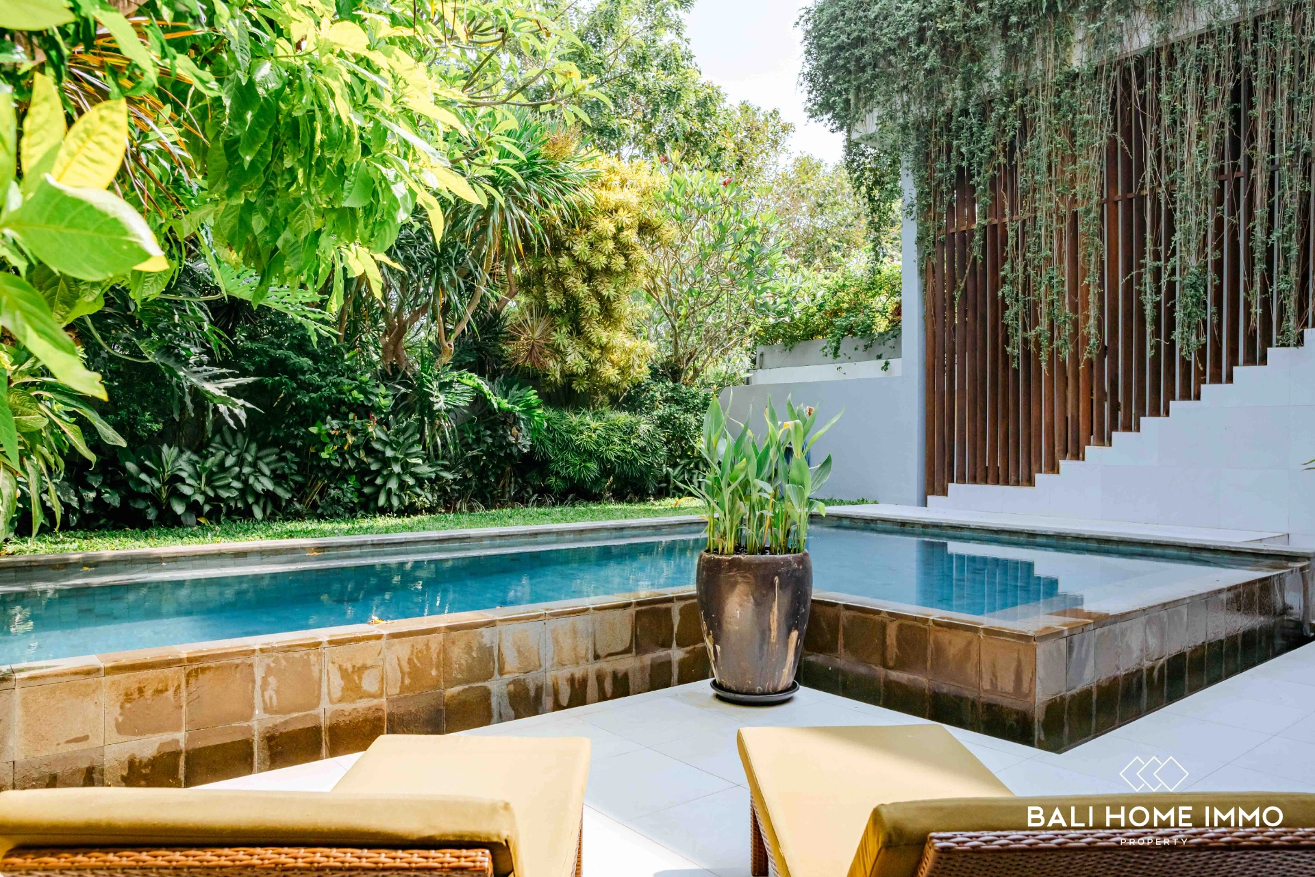 Modern Tropical Luxury Villa for Rent & Sale in Balangan, 4-bed villa for rent in Uluwatu – photo 3 of 14