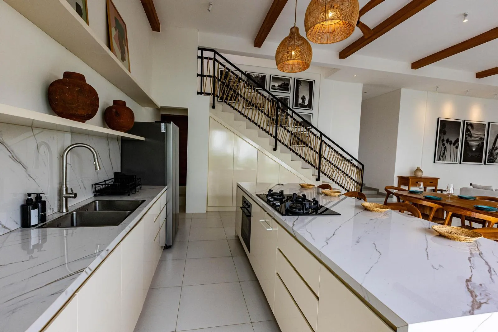 Refined 3BR Villa w/ Rooftop Patio and Sunset Views, 3-bed villa for rent in Canggu – photo 3 of 14