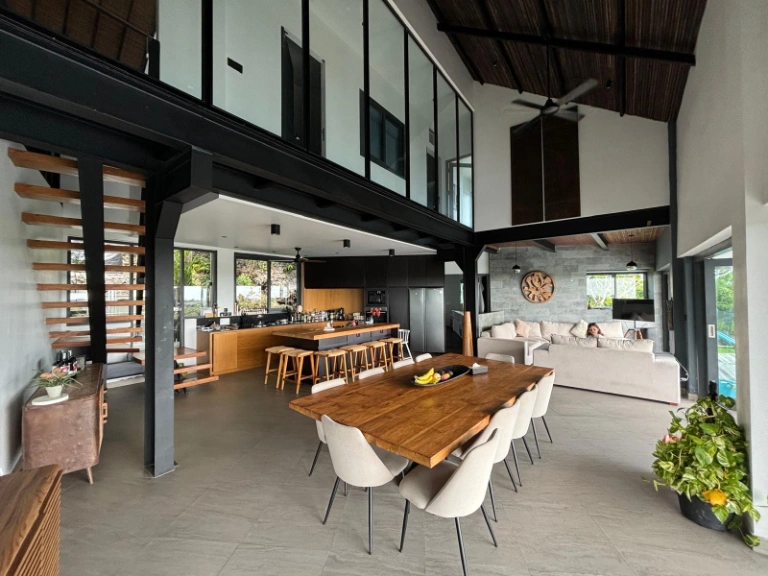 Spacious 6BR Villa w/ Rooftop Patio and Ocean Views, 6-bed villa for rent in Uluwatu – photo 2 of 15
