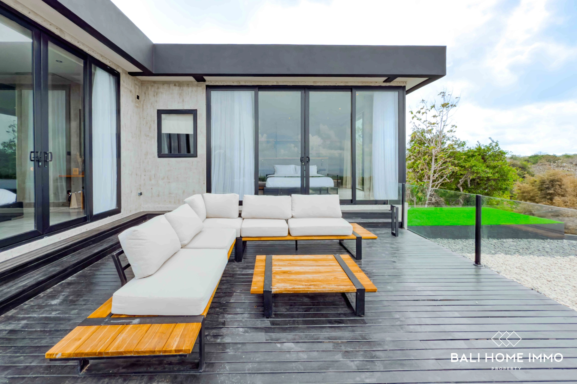 Ocean View 6 Bedrooms Villa with Private Padel Court for Rent in Uluwatu, 6-bed villa for rent in Uluwatu – photo 14 of 15