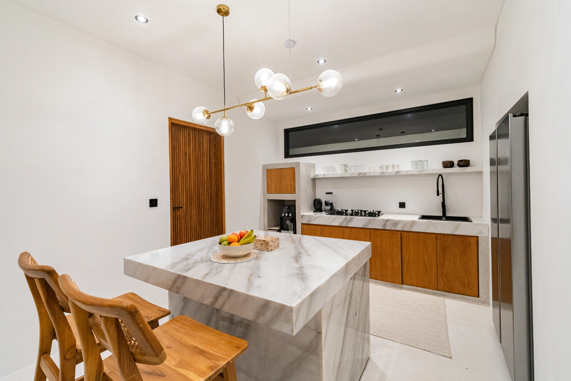 Walk to Seseh Beach•3BR Villa•2 Pools•Ocean Views, 3-bed villa for rent in Seseh – photo 12 of 15