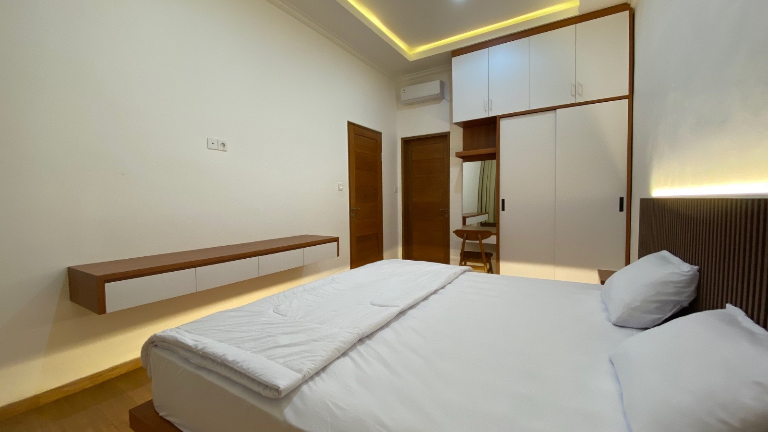 2BR Villa in Kerobokan near Lentera Kasih, 2-bed villa for rent in Seminyak – photo 10 of 13