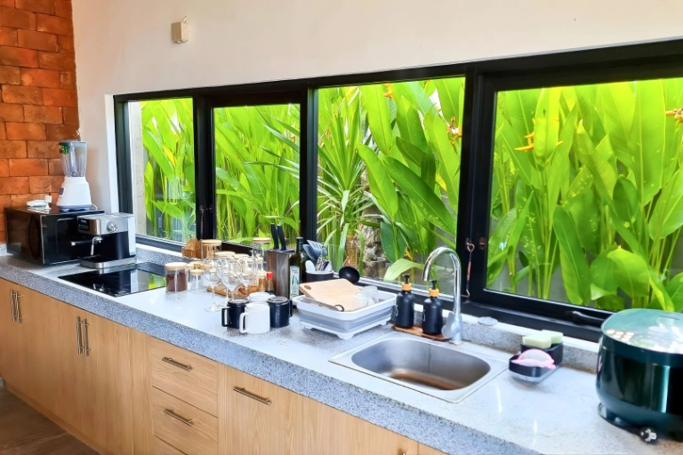 Modern 3BR Work-Friendly Villa in Umalas Quiet Area Near Canggu, 3-bed villa for rent in Canggu – photo 4 of 14