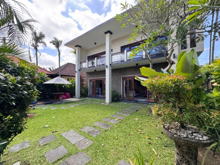 Big Garden 2BR Villa for Rent at Umalas, 2-bed villa for rent in Canggu – photo 15 of 15