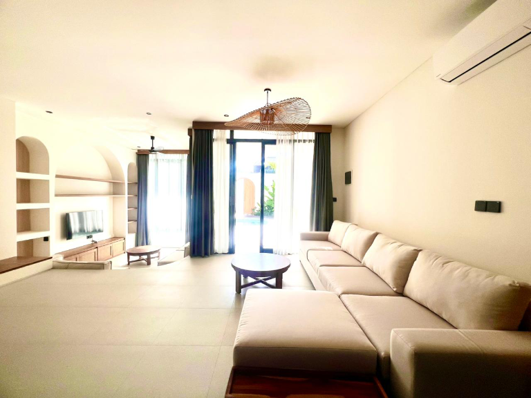 Mediterranean Villa in Prime Berawa – for Sale & Rent, 2-bed villa for rent in Canggu – photo 12 of 15