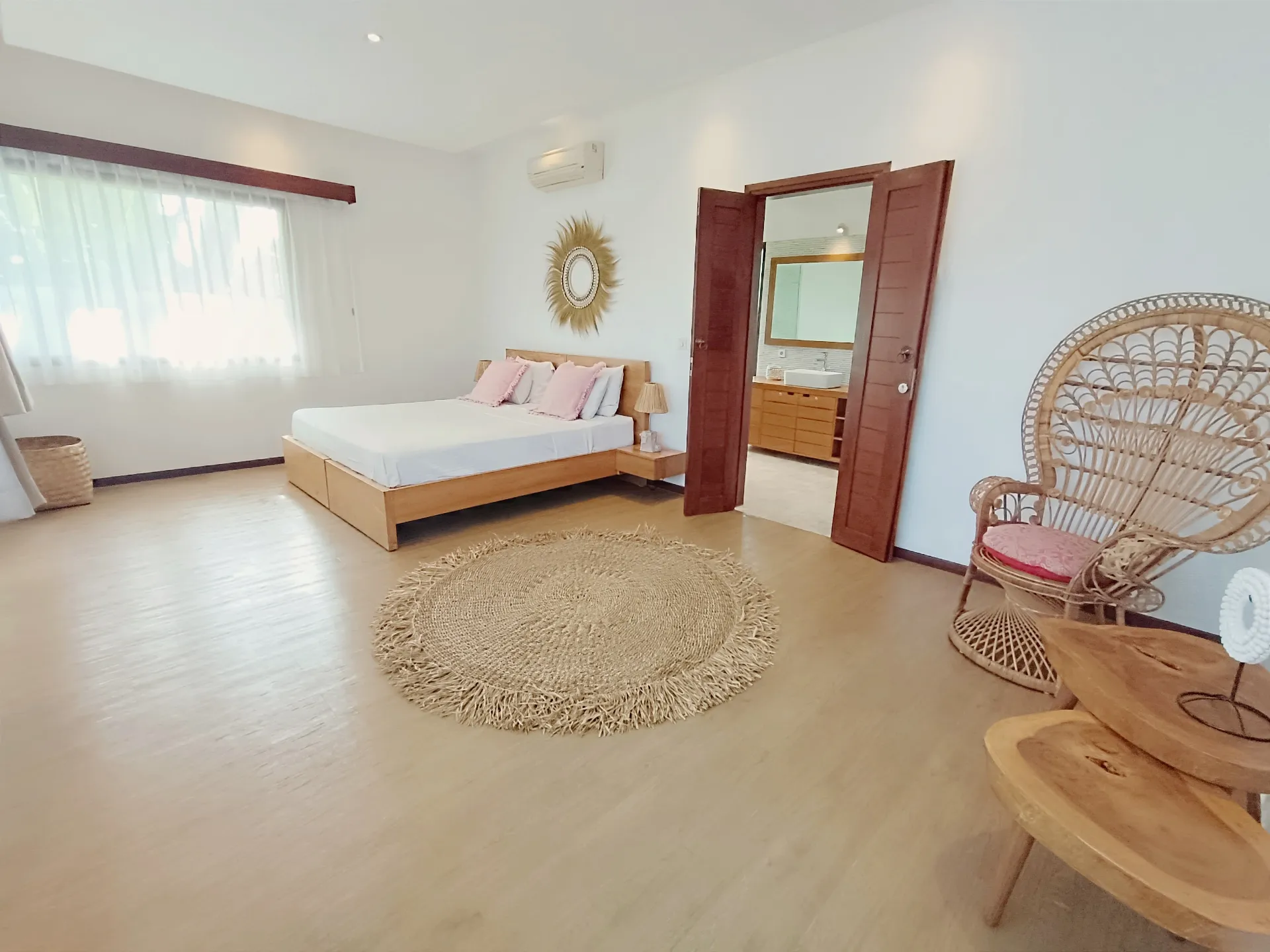 Spacious 4BR Villa w/ Pool and Home Office, 4-bed villa for rent in Canggu – photo 14 of 15