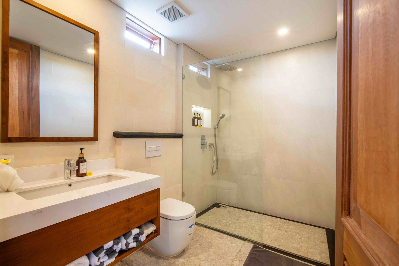 1-Bedroom Villa (Mezzanine) – Tumbak Bayuh, Canggu, 1-bed villa for rent in Pererenan – photo 4 of 7