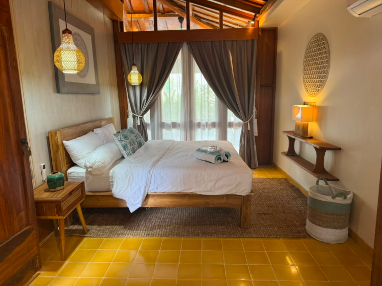 Joglo Raera Bali - Indonesian Authentic Heritage Villa-9 mins to Seminyak beach, 2-bed villa for rent in Seminyak – photo 6 of 15