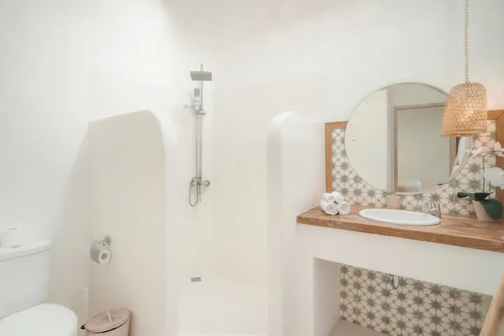 Villa For Rent 4 Bed In Bumbak,Umalas Kerobokan, 4-bed villa for rent in Canggu – photo 2 of 15