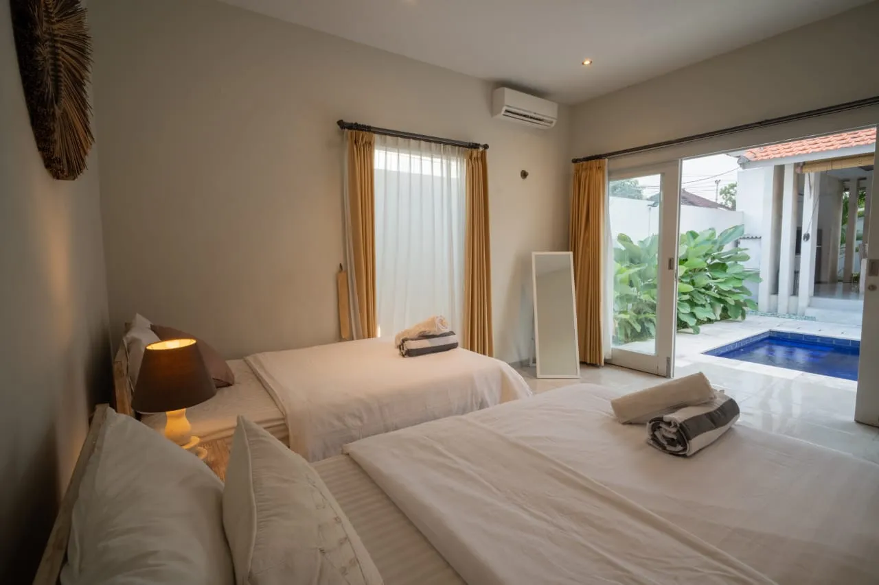 Serene Bumbak Villa with Private Pool | 5 mins to Canggu, 3-bed villa for rent in Seminyak – photo 10 of 15