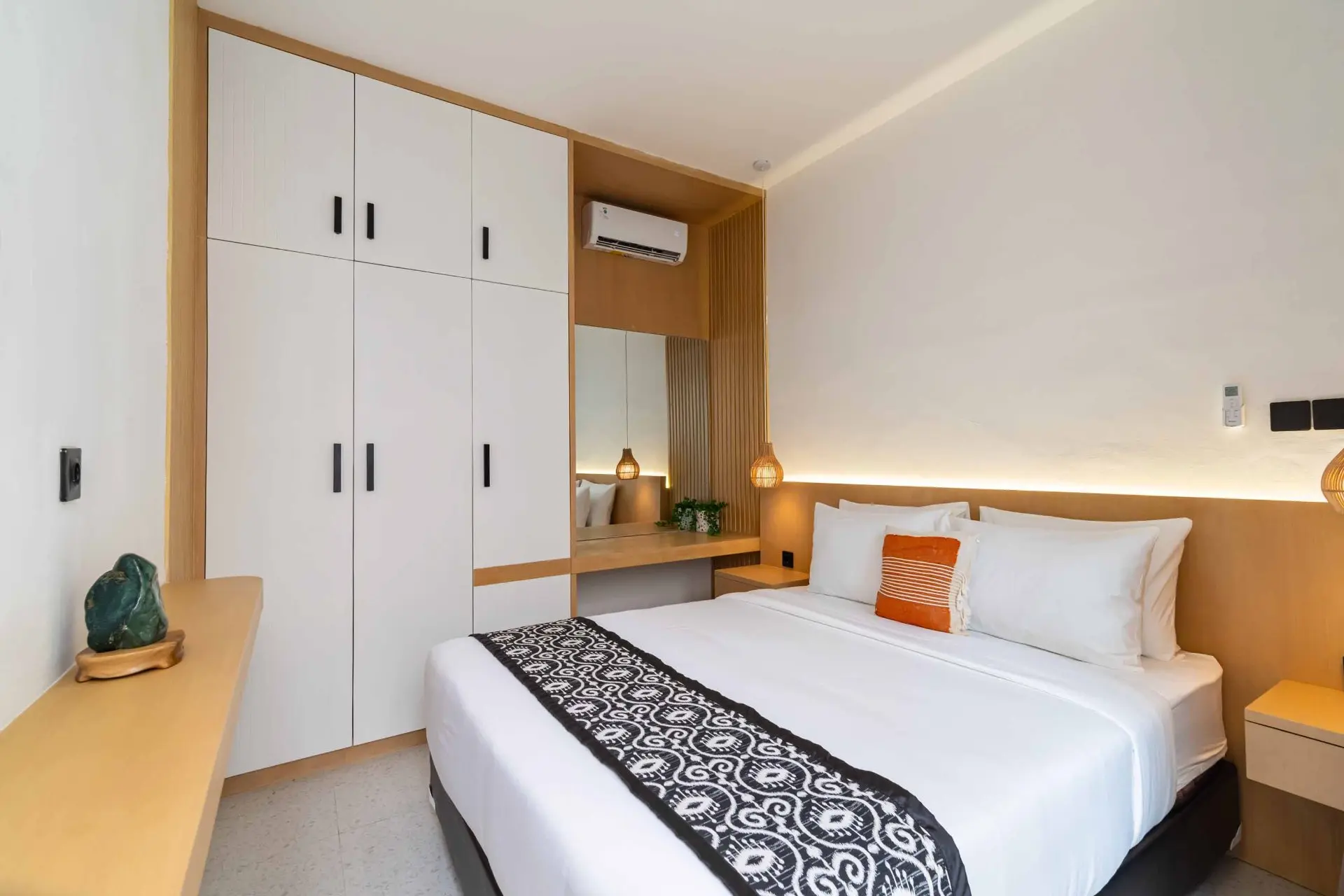 New LUXURY 3 Bedroom Modern Villa in Jimbaran Uluwatu, 3-bed villa for rent in Uluwatu – photo 2 of 15