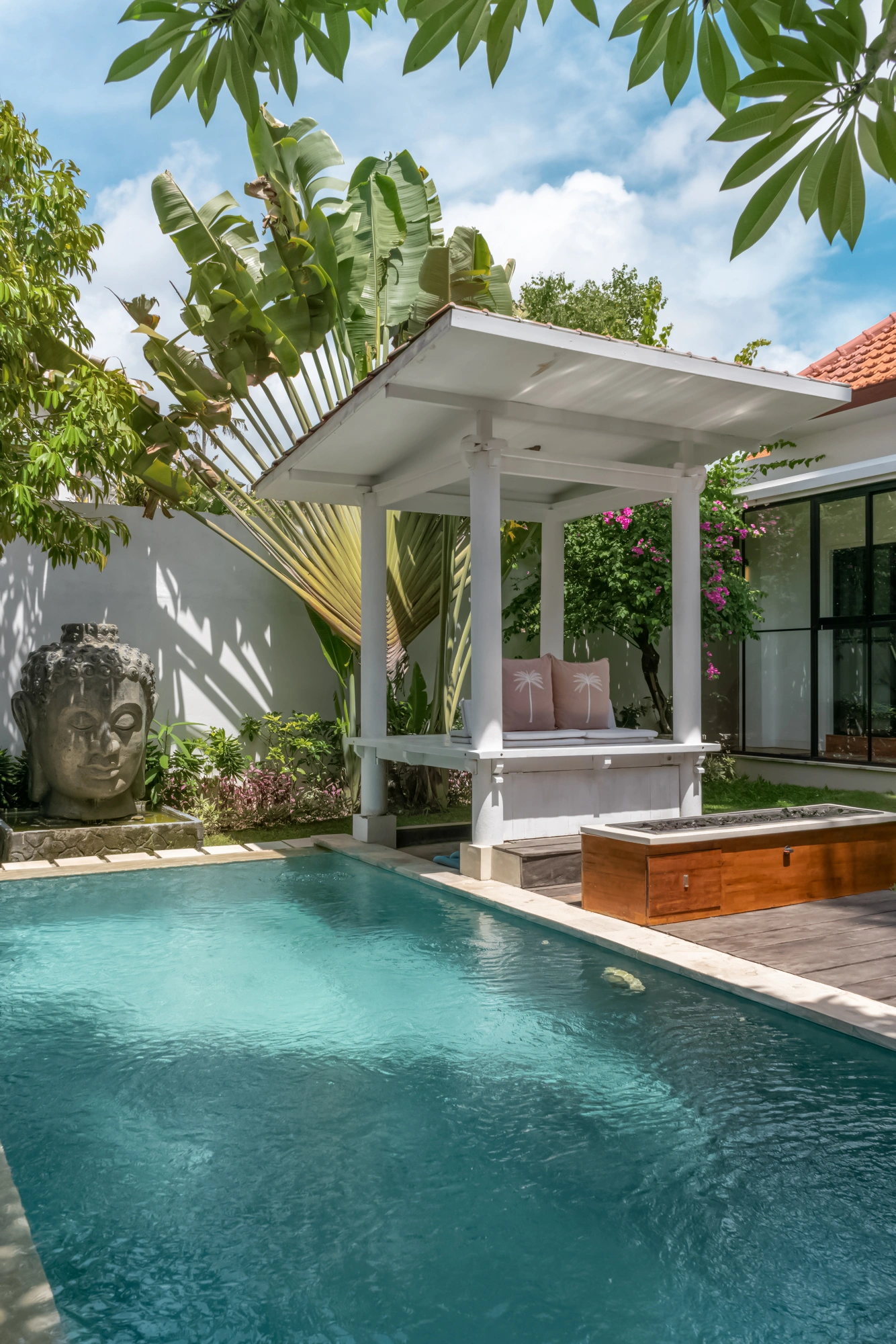 Elegant 3BR Private Enclosed Villa – Perfect Family Home, 3-bed villa for rent in Canggu – photo 3 of 15