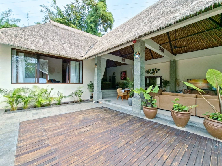 3BR with Open Living Concept and Jungle Surroundings in Buwit, 3-bed villa for rent in Tabanan – photo 6 of 15