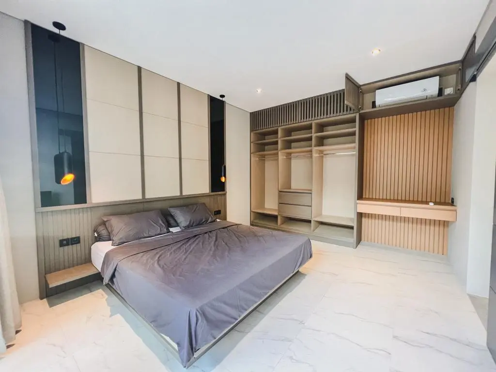 Tucked-Away 3BR Villa w/ Rooftop Patio and Sunset Views, 3-bed villa for rent in Uluwatu – photo 4 of 11