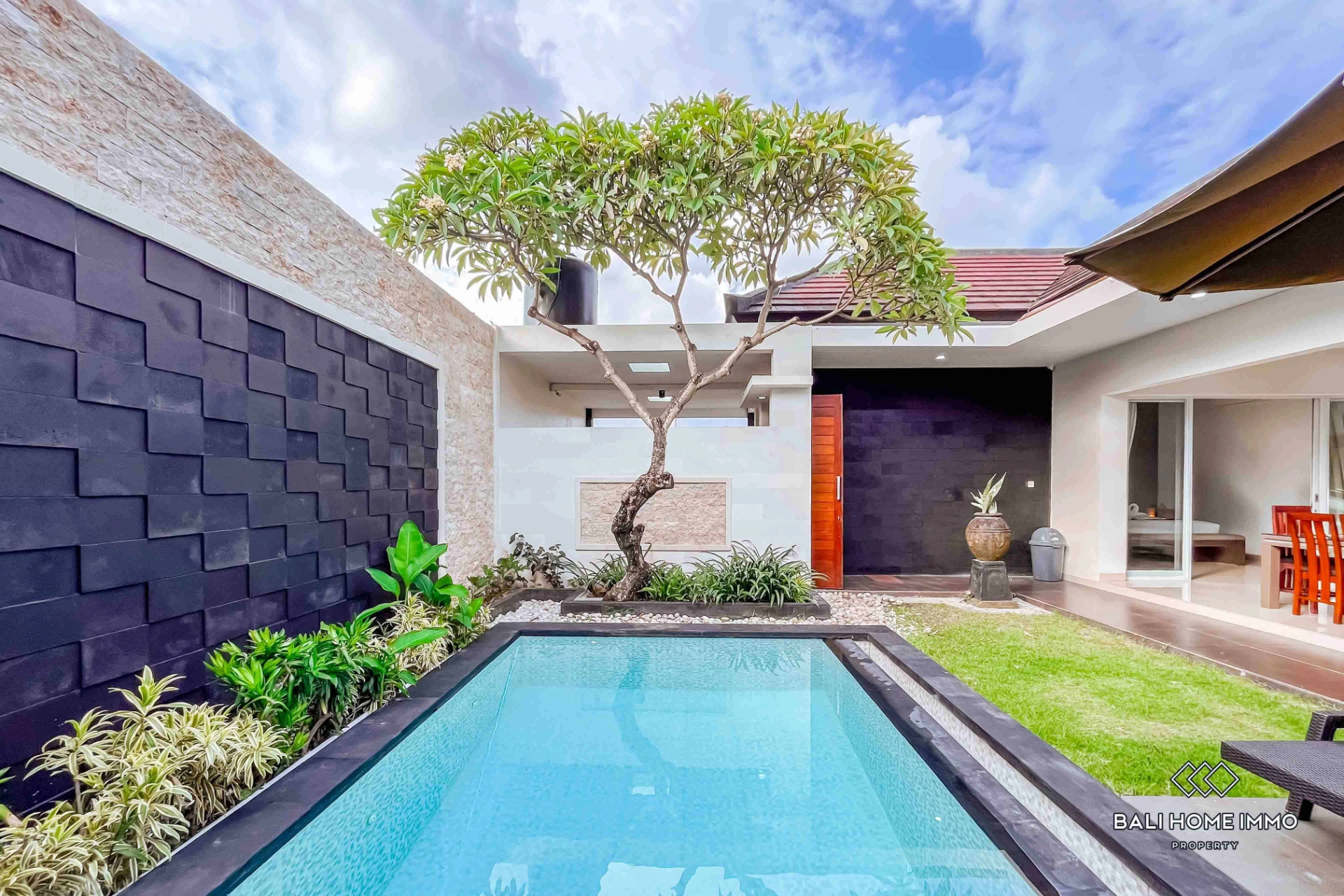 Cozy 3 Bedrooms Villa for Yearly Rental in Bali - Jimbaran, 3-bed villa for rent in Uluwatu – photo 3 of 12