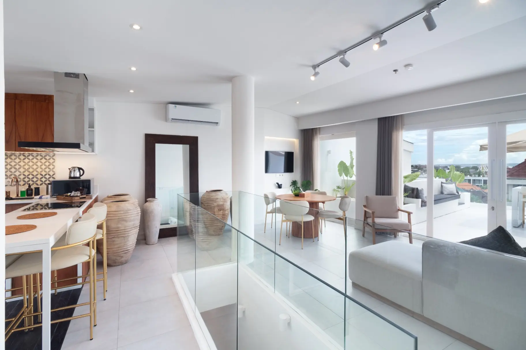 The Cruise - Luxury 2 Bedroom Sky Pool Penthouse with ocean view in Canggu, 2-bed villa for rent in Canggu – photo 8 of 15