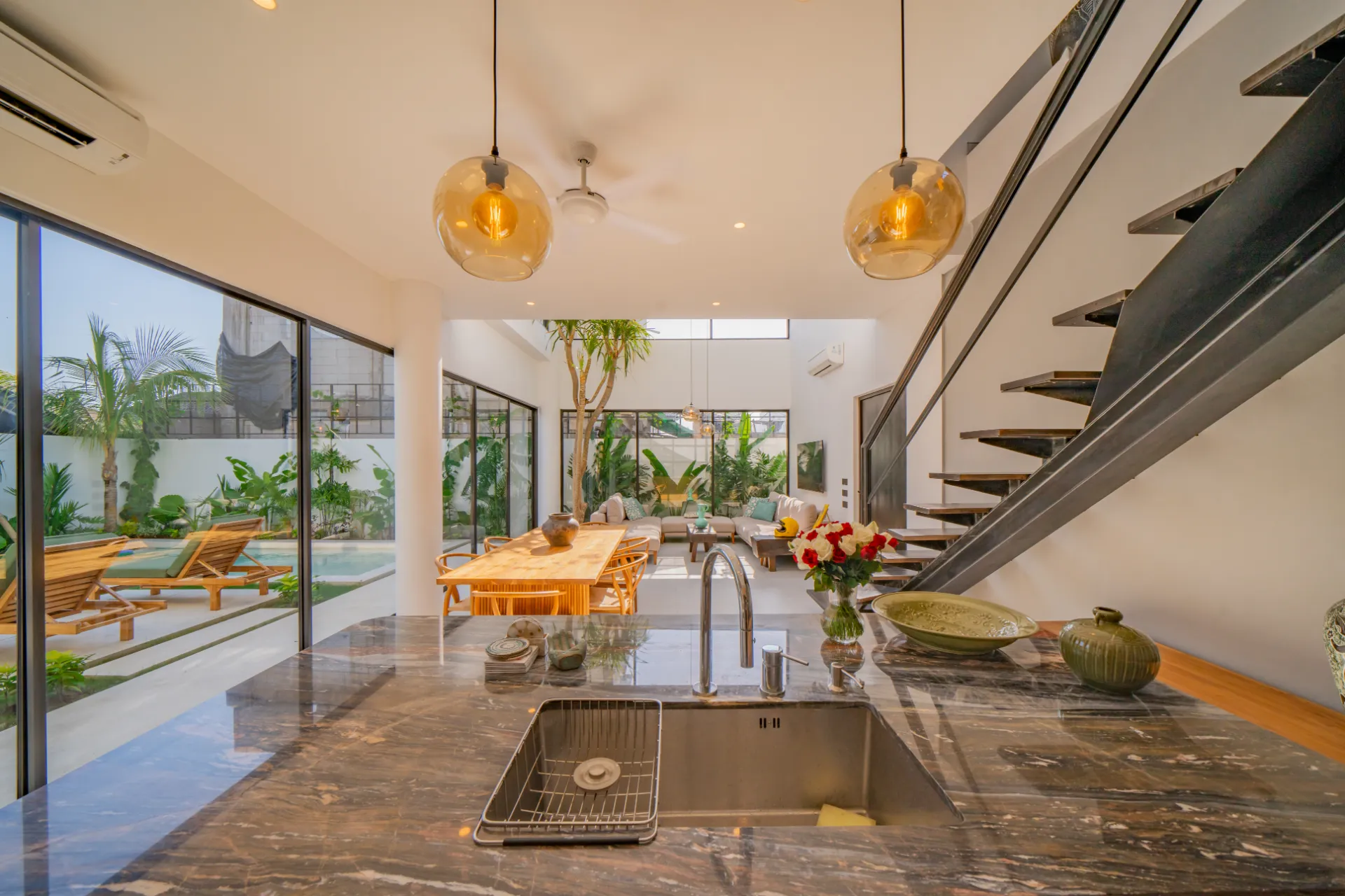 Discover Your Bali Paradise in Umalas, 4-bed villa for rent in Canggu – photo 8 of 15