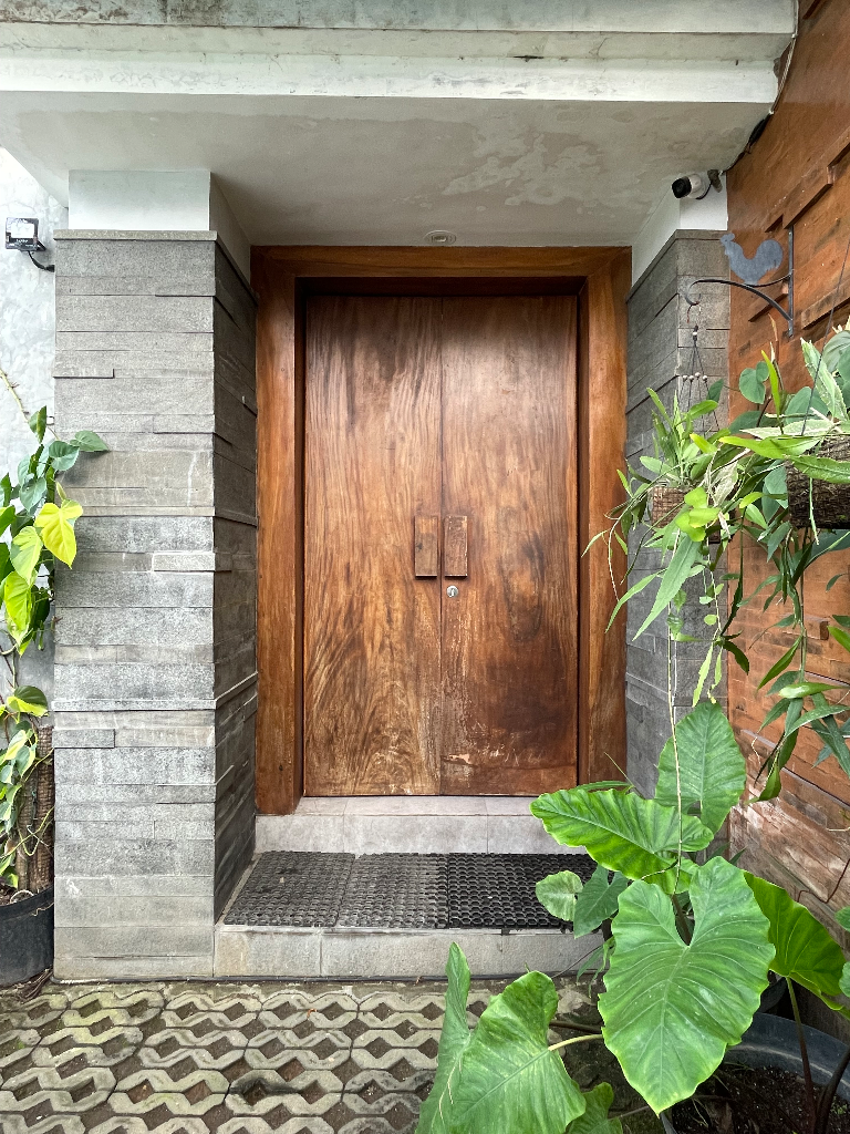 Contemporary Tropical Family Home | Kerobokan, 3-bed villa for rent in Seminyak – photo 4 of 15