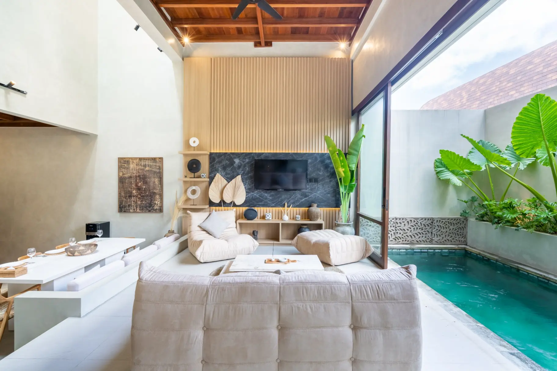 Unwind - Canggu 2BR Villa | Private Pool & Tub, 5mins Beach, 2-bed villa for rent in Pererenan – photo 5 of 15