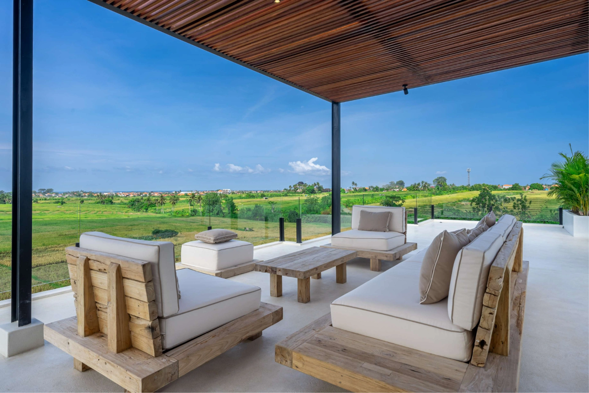 Coastal 2BR Seseh Beach Modern Tropical Masterpiece, 2-bed villa for rent in Seseh – photo 4 of 15