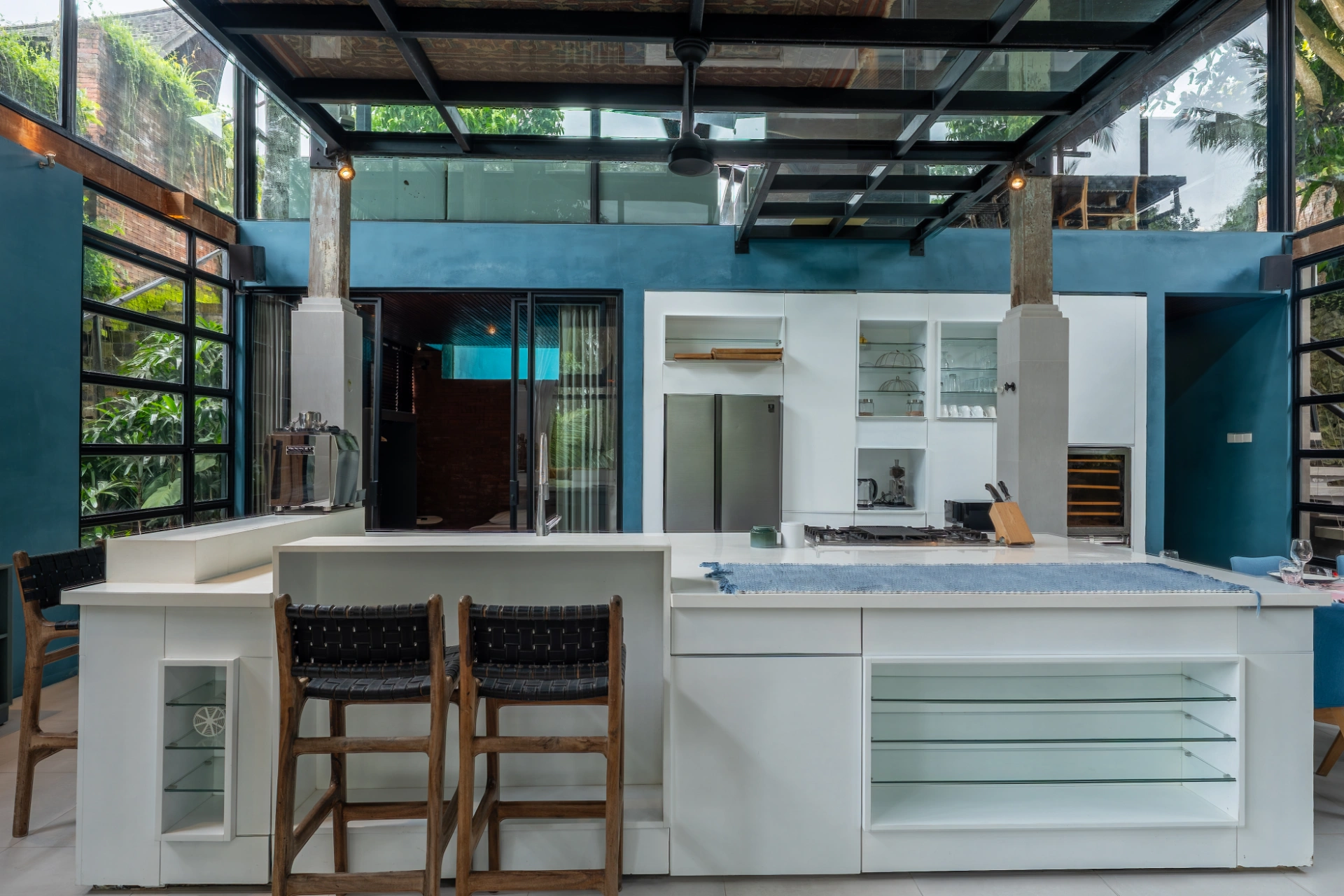 Belvedere Castle of Glass - 4BR Luxury Villa in Ubud, 4-bed villa for rent in Ubud – photo 13 of 15