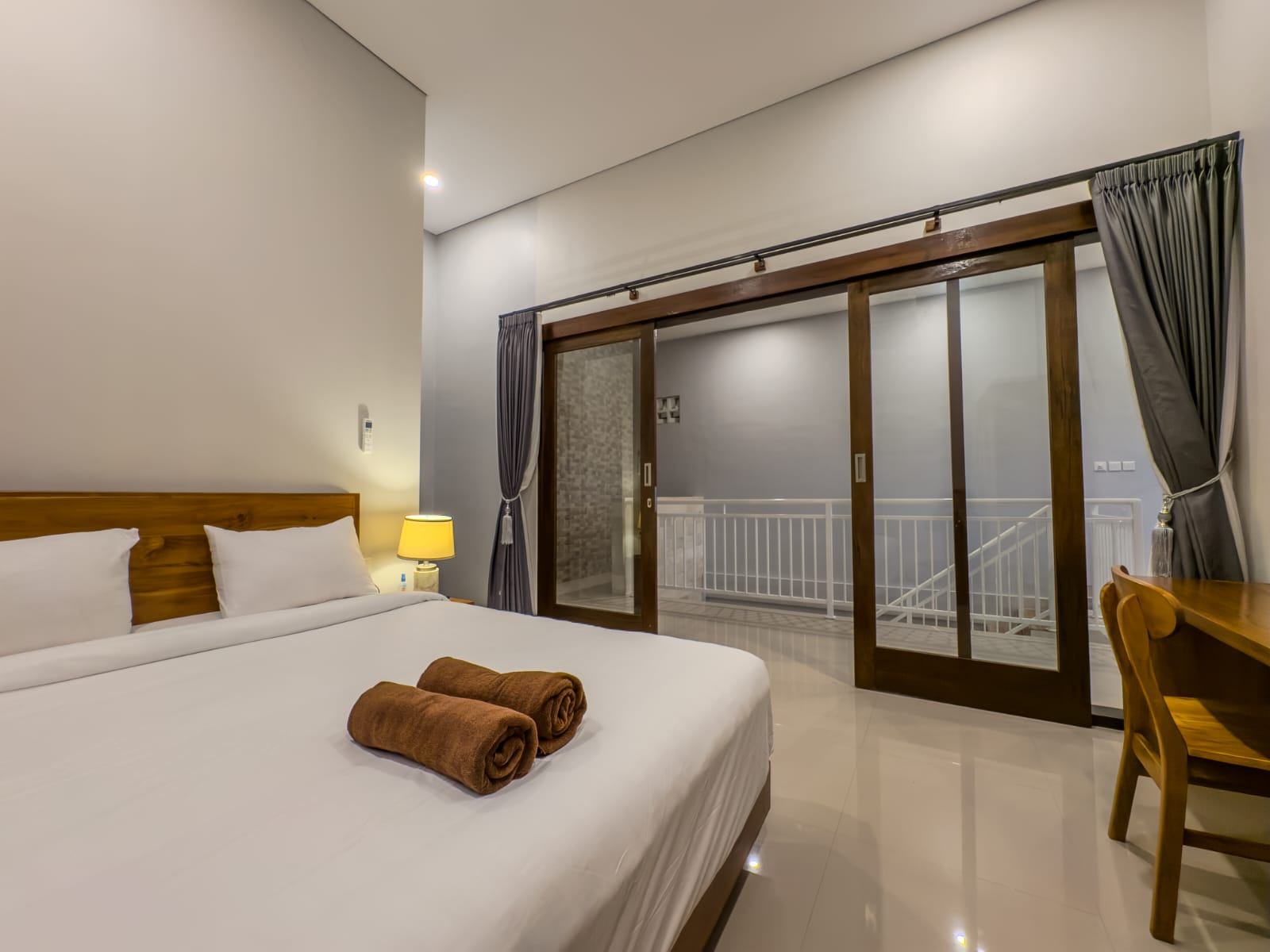 3BR Modern Villa with rice field views at Canggu, 3-bed villa for rent in Canggu – photo 8 of 12