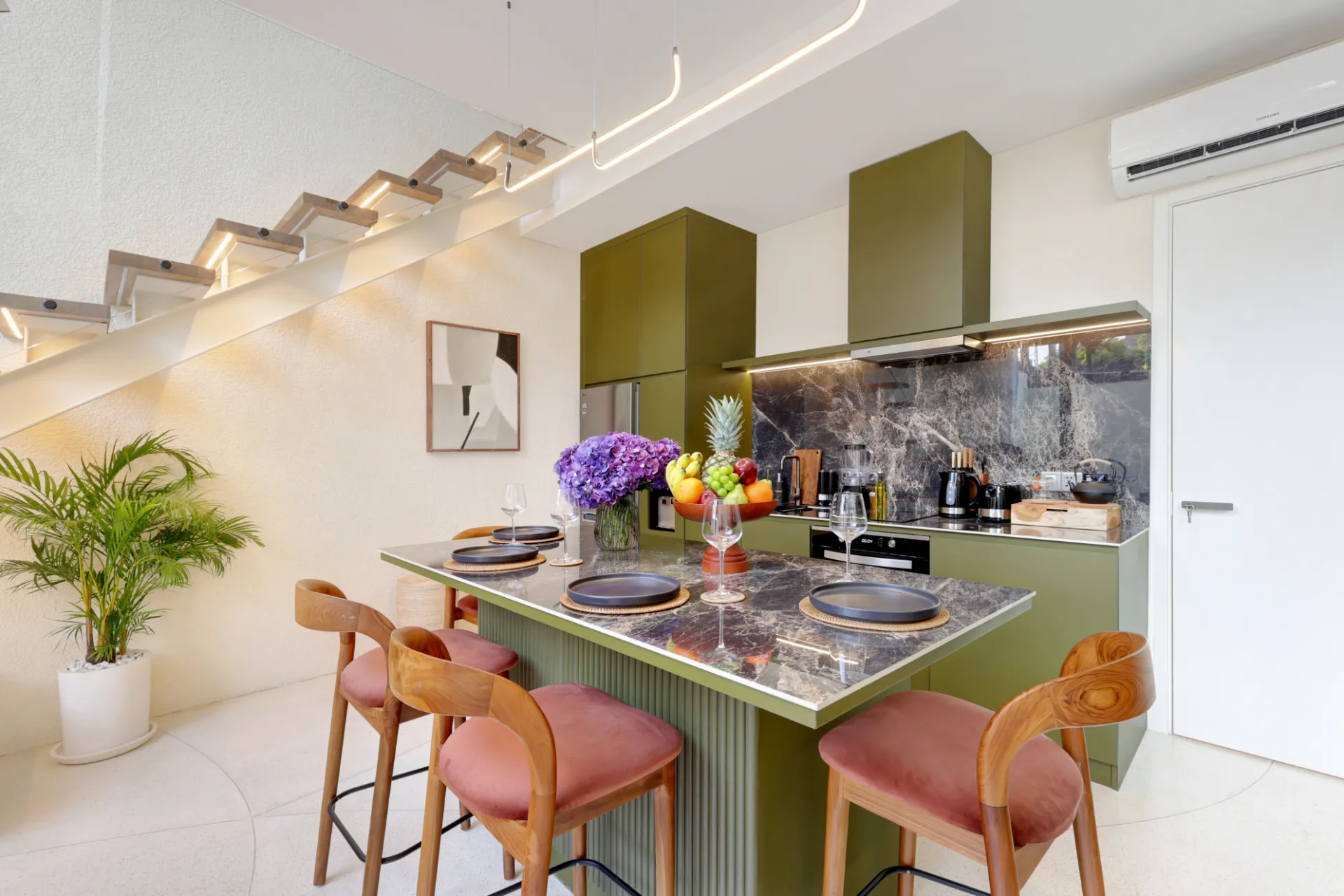 Minimalist Modern Oasis III Townhouses Berawa 2-bedrooms! 2mins to Berawa Beach, 2-bed villa for rent in Canggu – photo 6 of 15